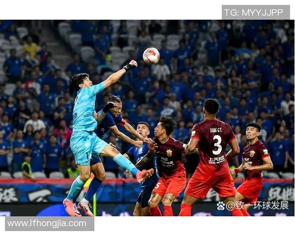 上海足球队速度之美大满贯点评展现球队风采与战术魅力